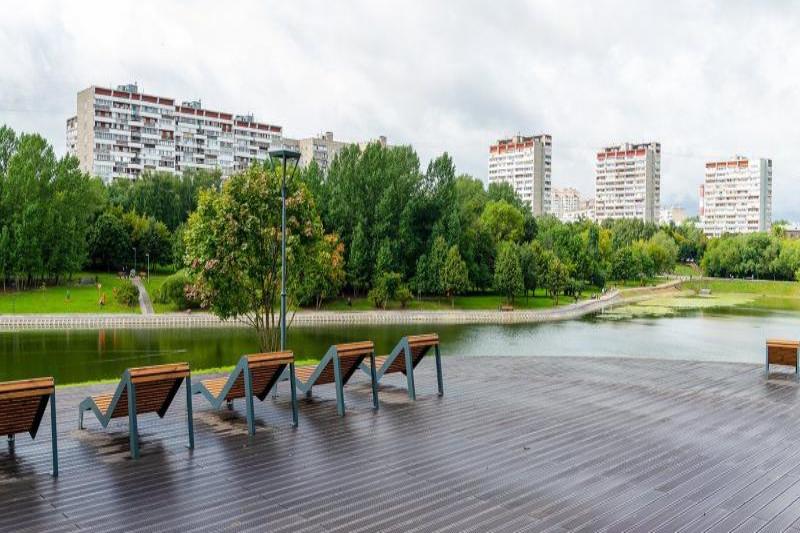Парк рядом с Большим Очаковским прудом, Москва, 2020 г. - фото от Punto Group