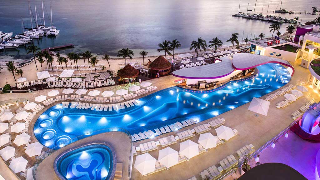 Как выглядит отель Temptation Cancun Resort, спроектированный Karim Rashid