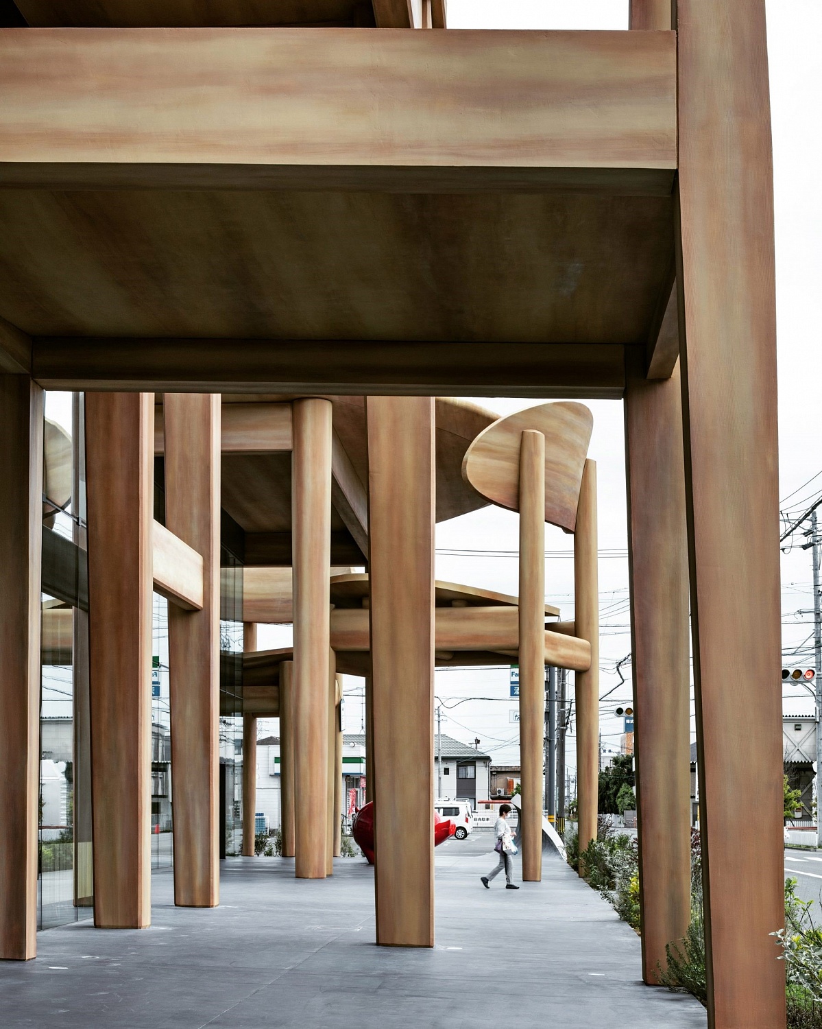 Nikken Sekkei укрывает штаб-квартиру японской кондитерской компании огромным столом и стульями